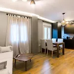 ApartSuites Triana Cariñanos